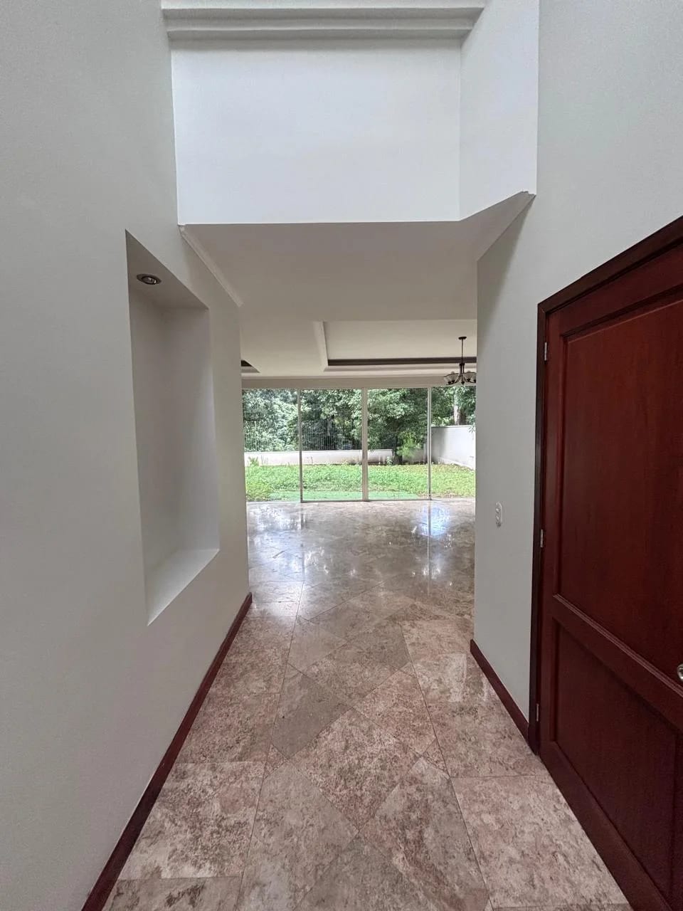 Rento casa de dos niveles Portal del Bosque 2 CES — Casa en Alquiler en Portal del Bosque II, Carretera a El Salvador, Guatemala, Ciudad — foto 10 de 12