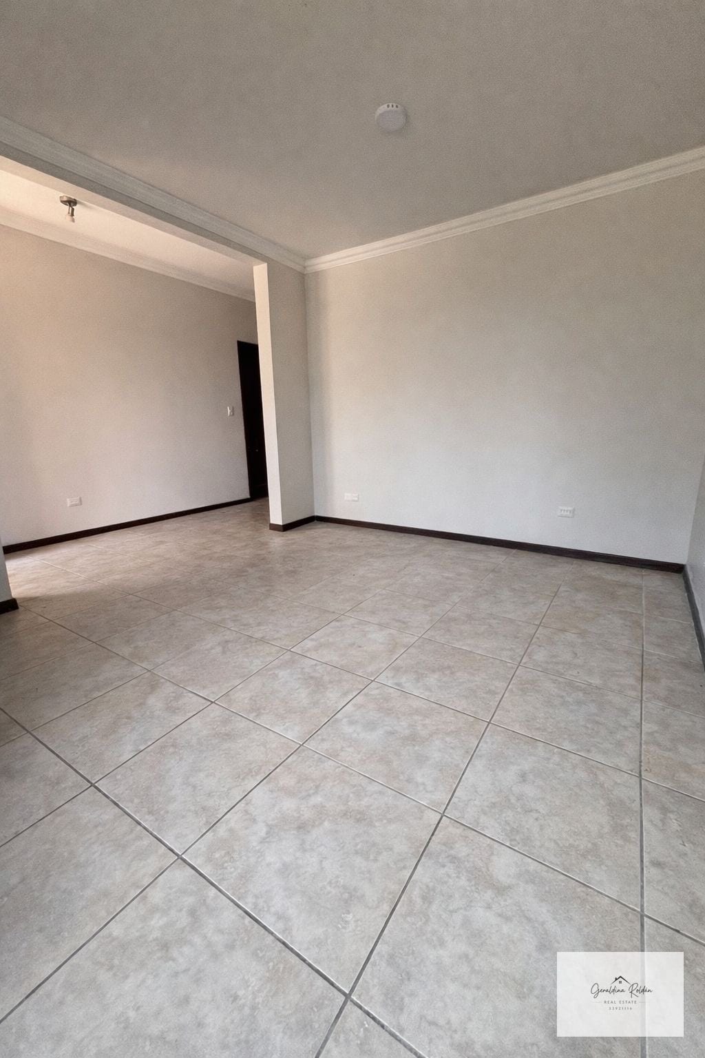 Casa en venta Villas de Entreverdes súper oportunidad — Casa en Venta en Villas de Entreverdes, Carretera a El Salvador, Guatemala, Ciudad — foto 7 de 13