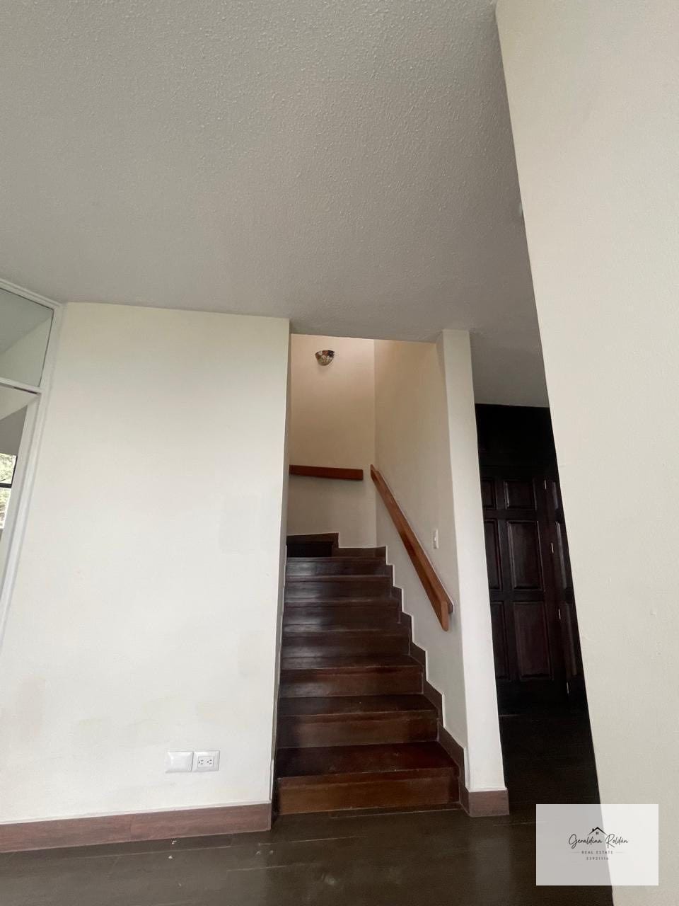 320 m de apto, dos niveles tres habitaciones cuatro parqueos VENTA — Apartamento en Venta en Carretera a El Salvador, Guatemala, Ciudad — foto 6 de 10