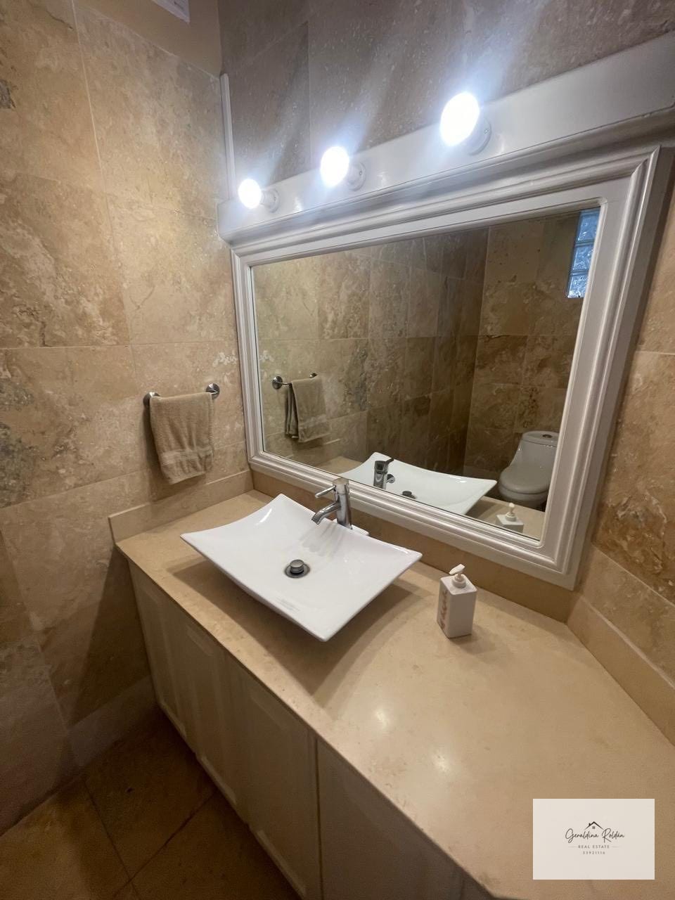 320 m de apto, dos niveles tres habitaciones cuatro parqueos VENTA — Apartamento en Venta en Carretera a El Salvador, Guatemala, Ciudad — foto 10 de 10