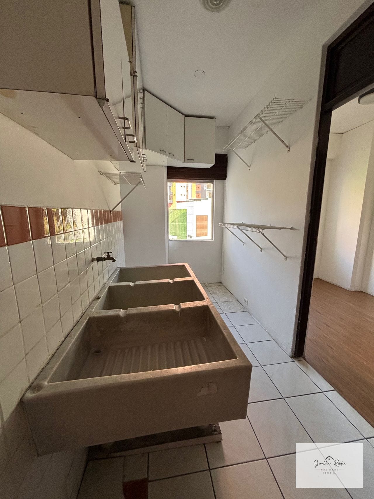 200 m tres habitaciones zona 15 a súper precio/ edificio antiguo — Apartamento en Alquiler en Zona 15, Guatemala, Ciudad — foto 10 de 11