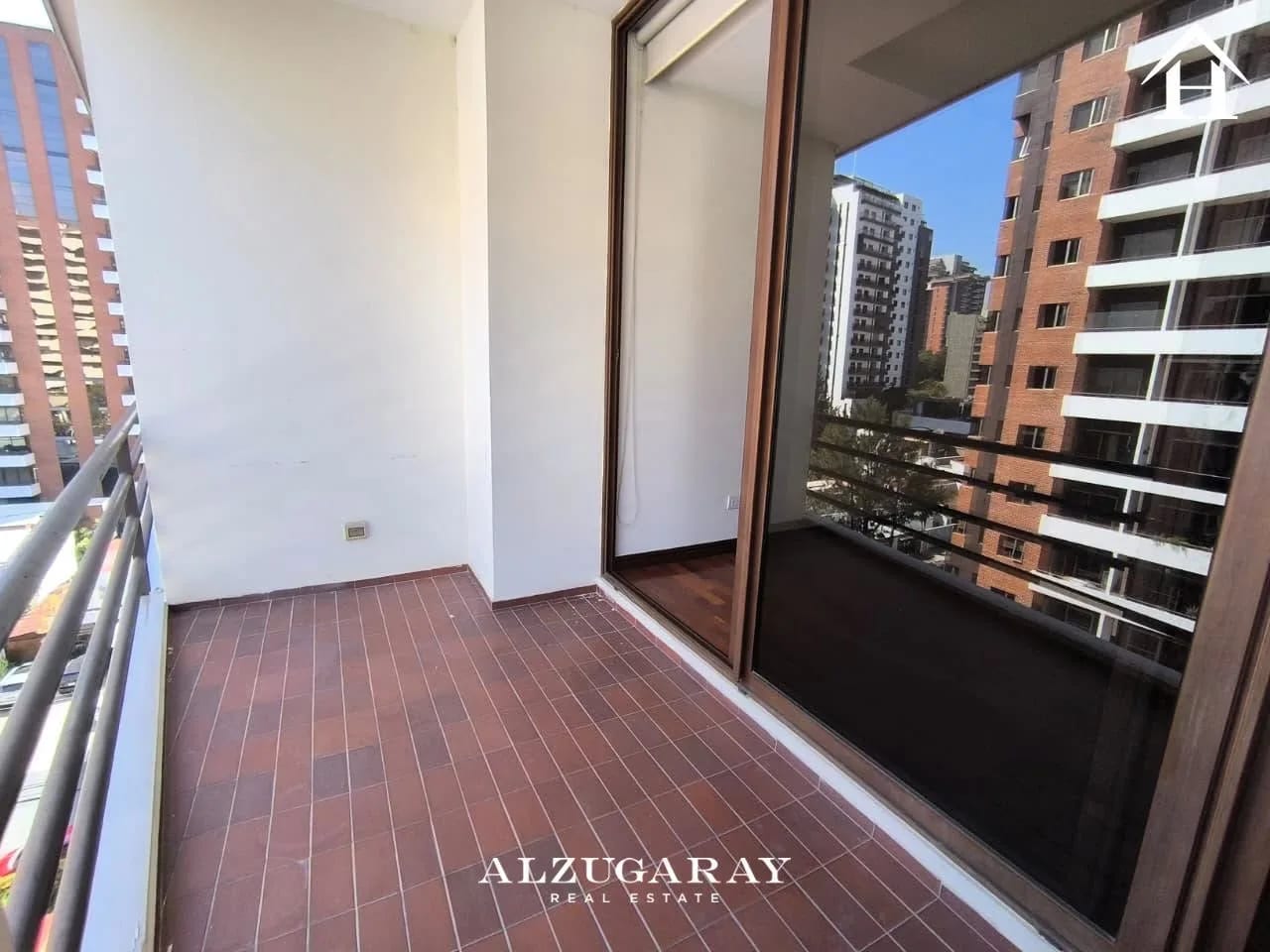 APTO. C/ BALCÓN Z. 14 2 HAB. / CASA RIALTO — Apartamento en Venta en Casa Rialto, Zona 14, Guatemala, Ciudad — foto 4 de 9