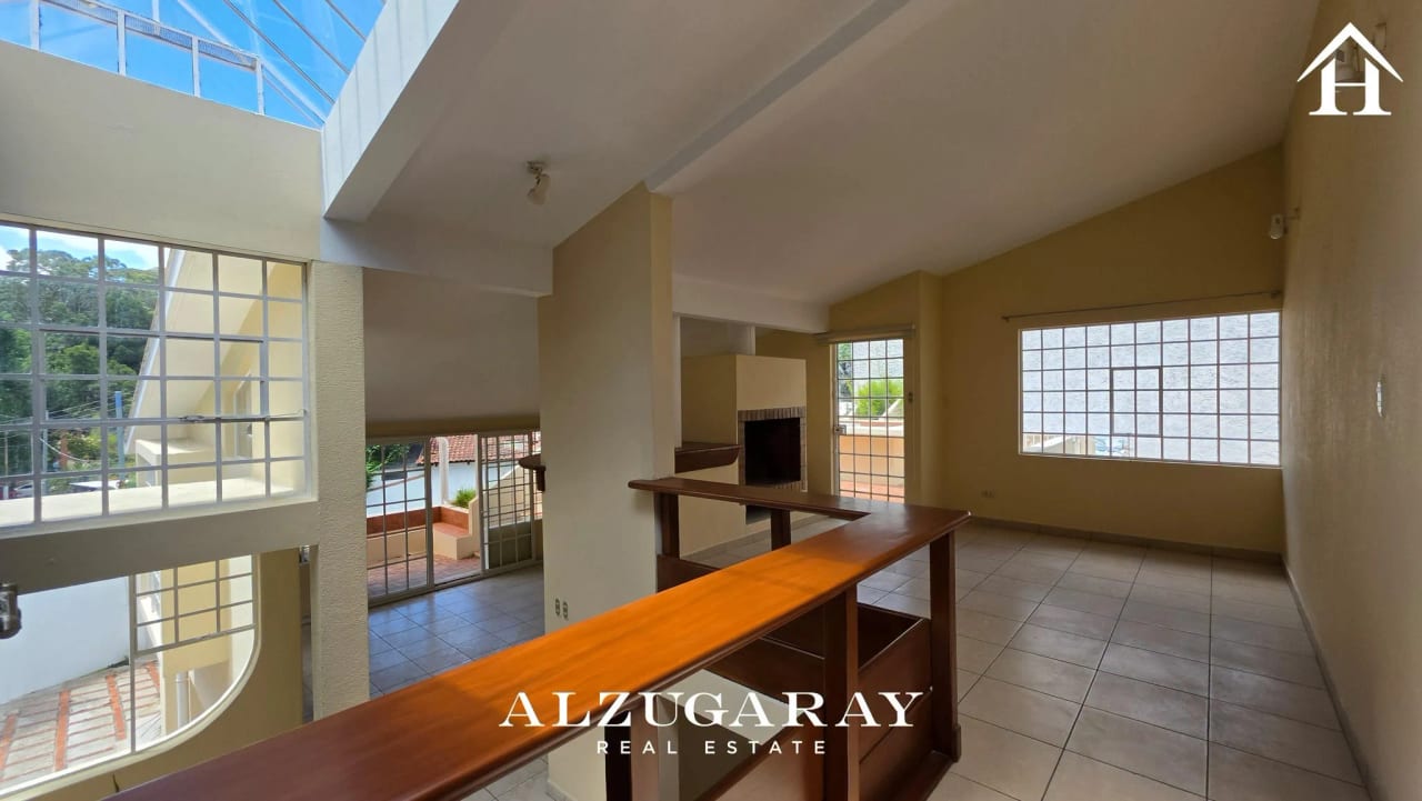 CASA AMPLIA E ILUMINADA 4 HAB. / CONDOMINIO Z. 10 — Casa en Alquiler en Zona 10, Guatemala, Ciudad — foto 6 de 12