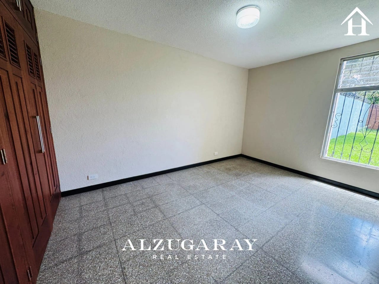 CASA CON AMPLIO JARDIN 5 HAB. / CONDOMINIO Z. 15 — Casa en Alquiler en Zona 15, Guatemala, Ciudad — foto 7 de 8