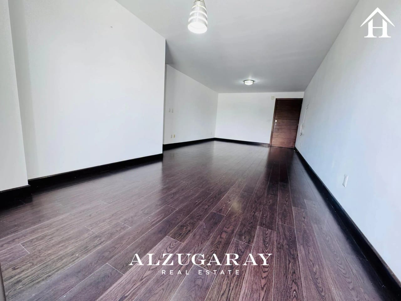 Apartamento en Renta 3 Hab. / Edificio Zona 14 — Apartamento en Alquiler en Zona 14, Guatemala, Ciudad — foto 2 de 10