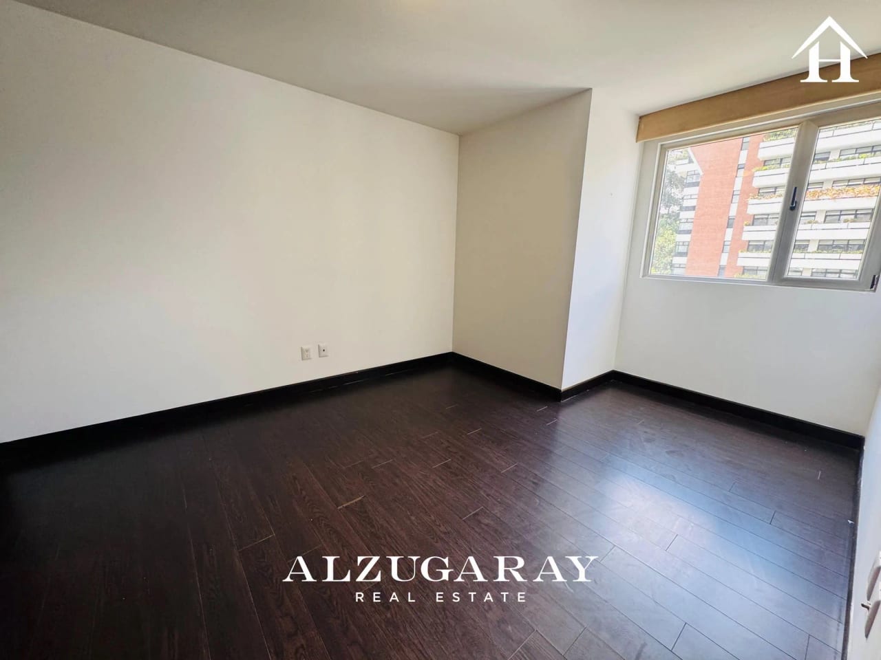 Apartamento en Renta 3 Hab. / Edificio Zona 14 — Apartamento en Alquiler en Zona 14, Guatemala, Ciudad — foto 4 de 10