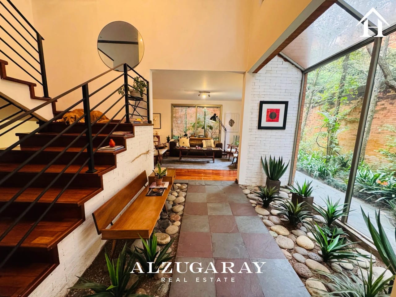 Casa en Venta con Amplio Jardín 3 Hab.| Condominio Exclusivo CAES — Casa en Venta en Carretera a El Salvador, Guatemala, Ciudad — foto 2 de 12