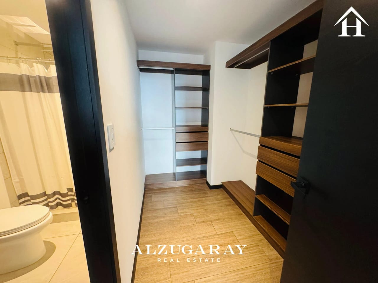 Apartamento con Jardín 3 Hab. | Edificio en Zona 10 — Apartamento en Alquiler en Zona 10, Guatemala, Ciudad — foto 8 de 11