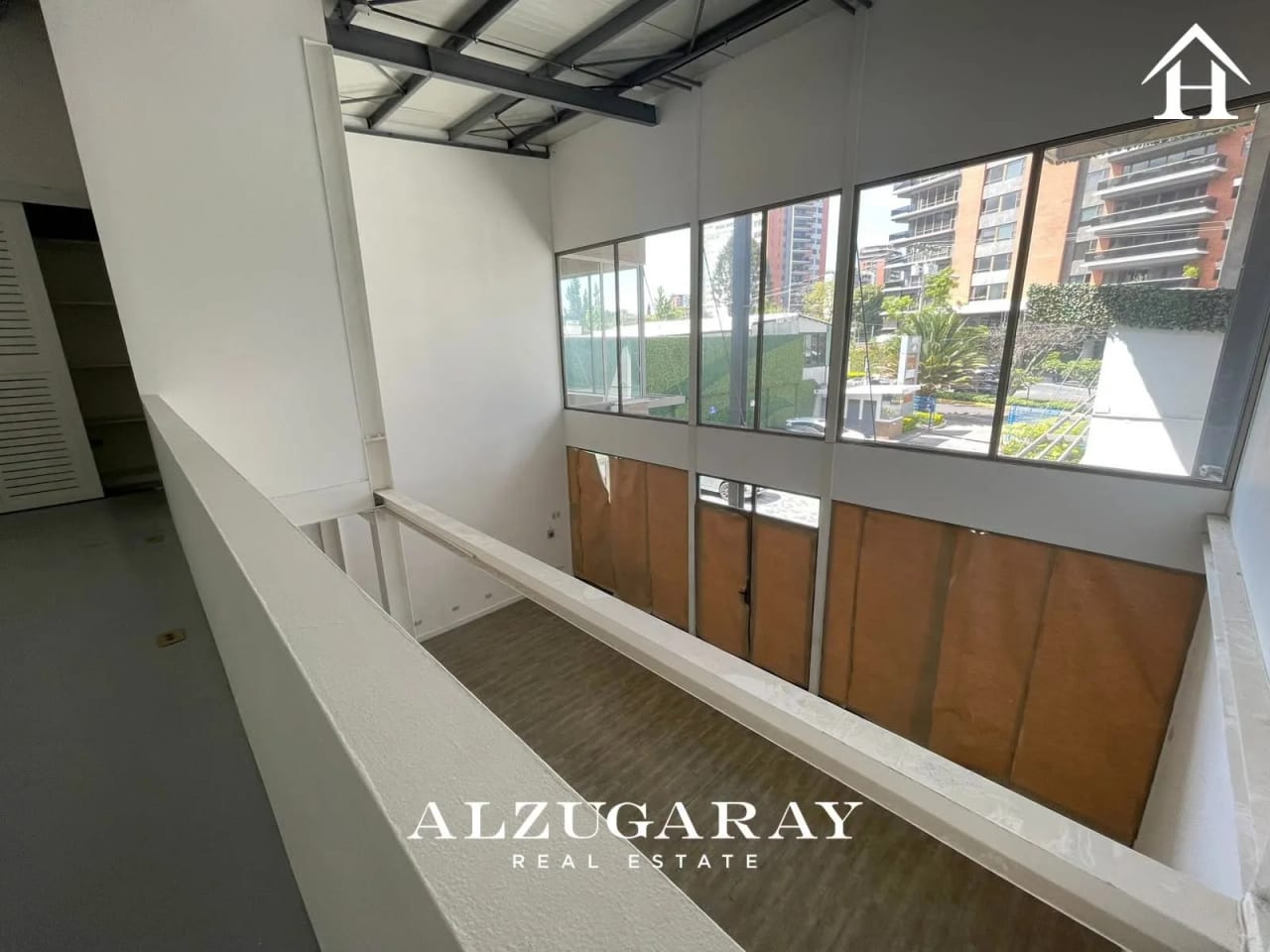 Local Comercial en Renta 111 MT2 | Plaza Comercial Z.14 — Local en Alquiler en Zona 14, Guatemala, Ciudad — foto 7 de 9