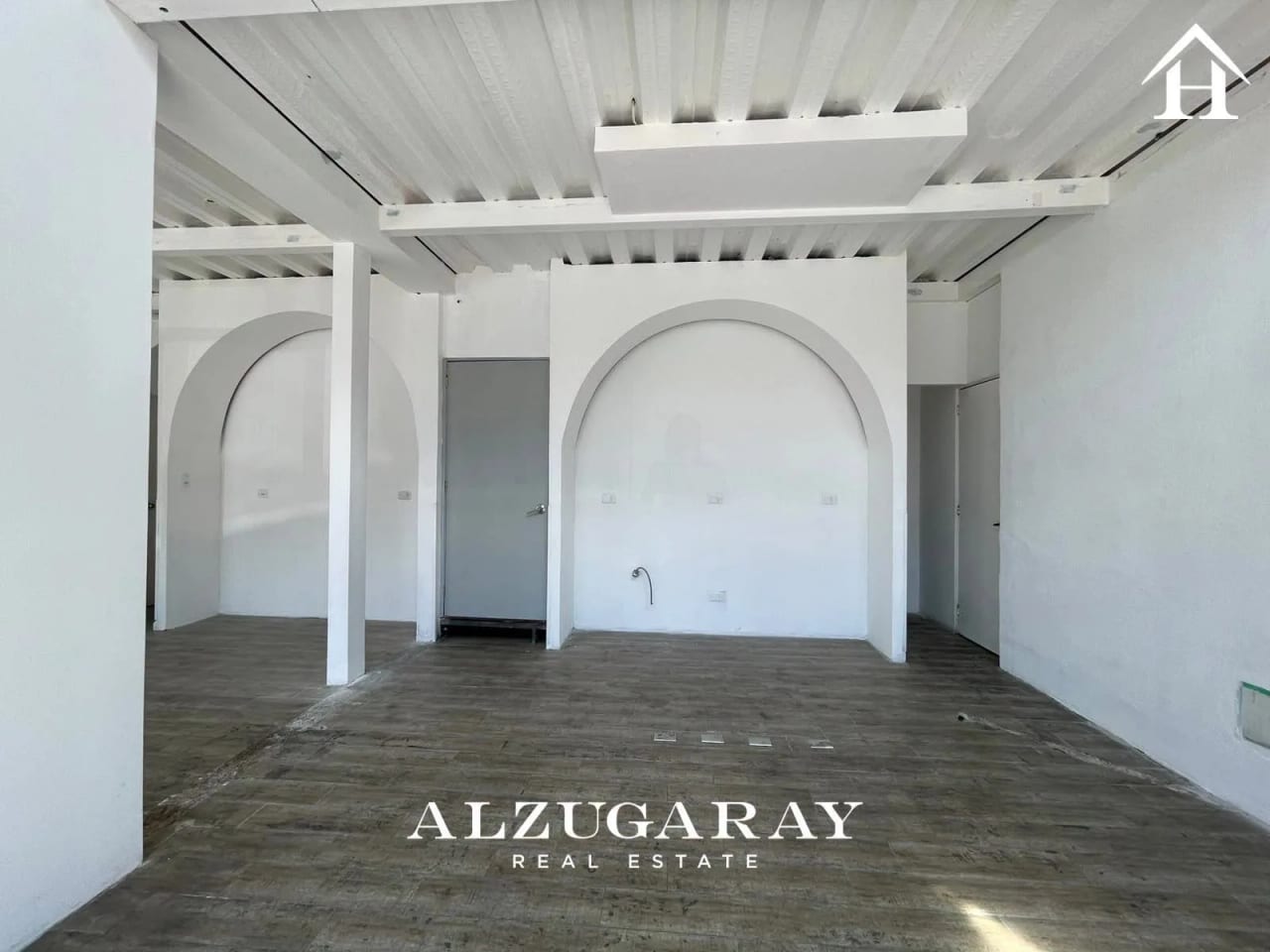 Local Comercial en Renta 89 MT2 | Plaza Comercial Z.14 — Local en Alquiler en Zona 14, Guatemala, Ciudad — foto 2 de 7