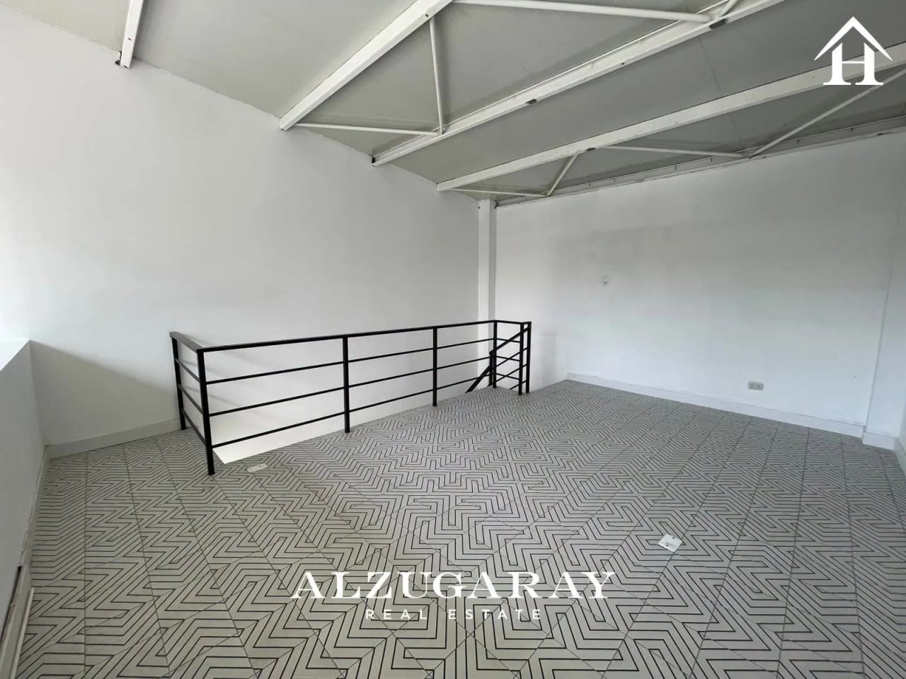 Local Comercial en Renta 89 MT2 | Plaza Comercial Z.14 — Local en Alquiler en Zona 14, Guatemala, Ciudad — foto 4 de 7