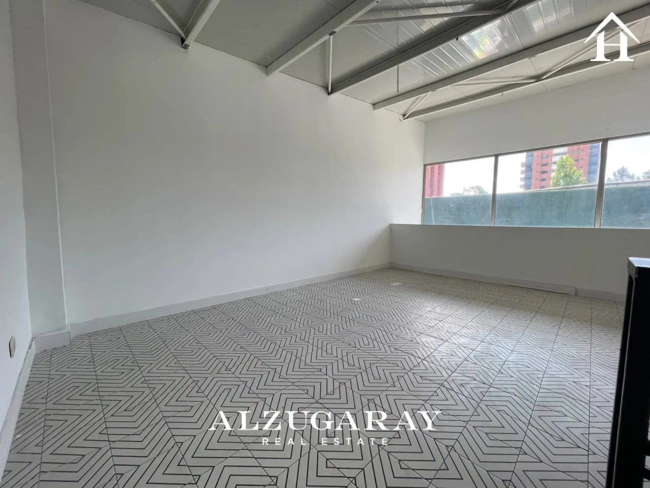 Local Comercial en Renta 89 MT2 | Plaza Comercial Z.14 — Local en Alquiler en Zona 14, Guatemala, Ciudad — foto 6 de 7