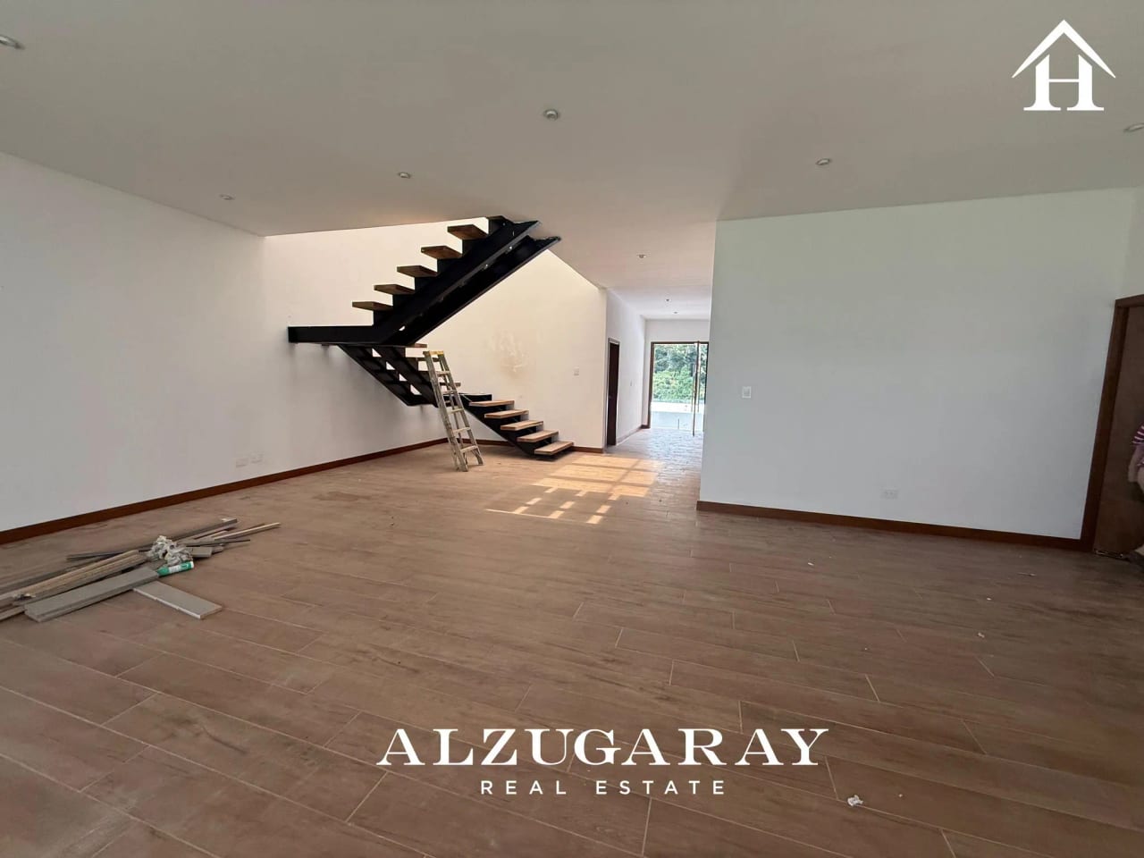 Casa Minimalista para Estrenar 4 Hab.| Santa Rosalia CAES — Casa en Venta en Santa Rosalia La Laguna, Carretera a El Salvador, Guatemala, Ciudad — foto 3 de 10