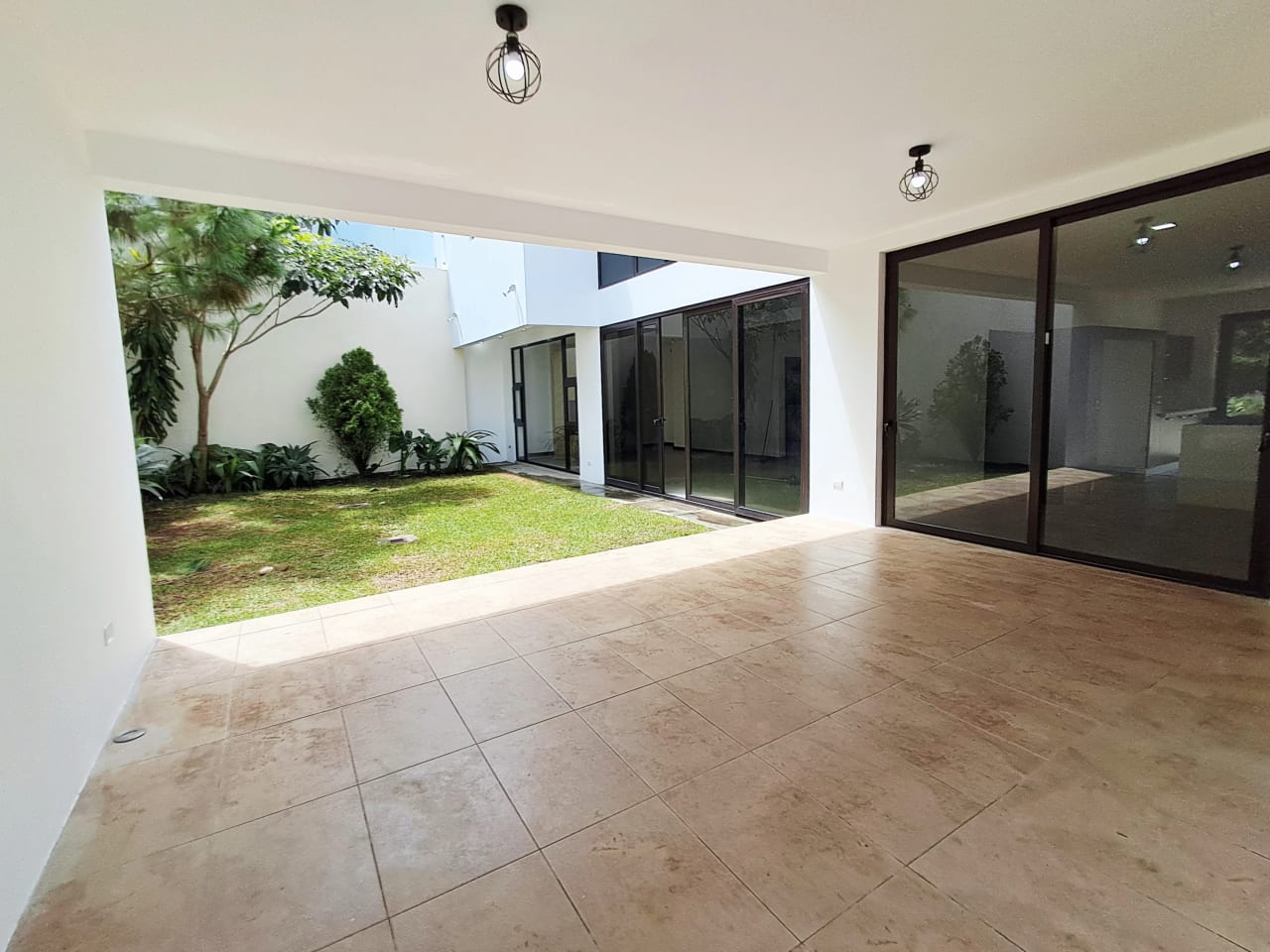 Casa Venta Lomas de San Isidro — Casa en Venta en Lomas de San Isidro, Zona 16, Guatemala, Ciudad — foto 7 de 14