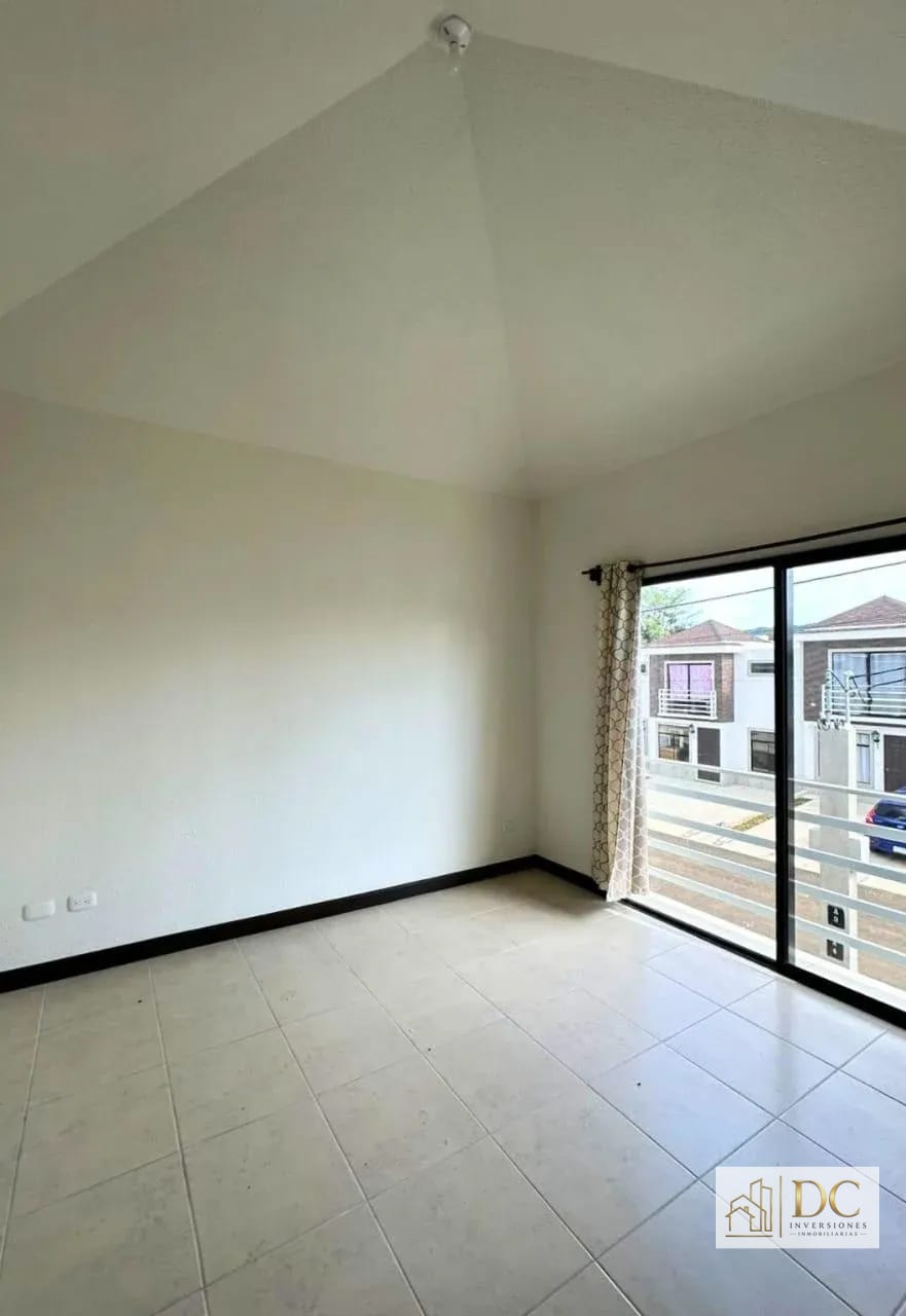 📍 CASA EN VENTA – 3 HAB + JARDÍN | LA FORET DE ARRAZOLA | KM 24.5 CARR. A LO DE DIÉGUEZ — Casa en Venta en Carretera a El Salvador, Guatemala, Ciudad — foto 5 de 9