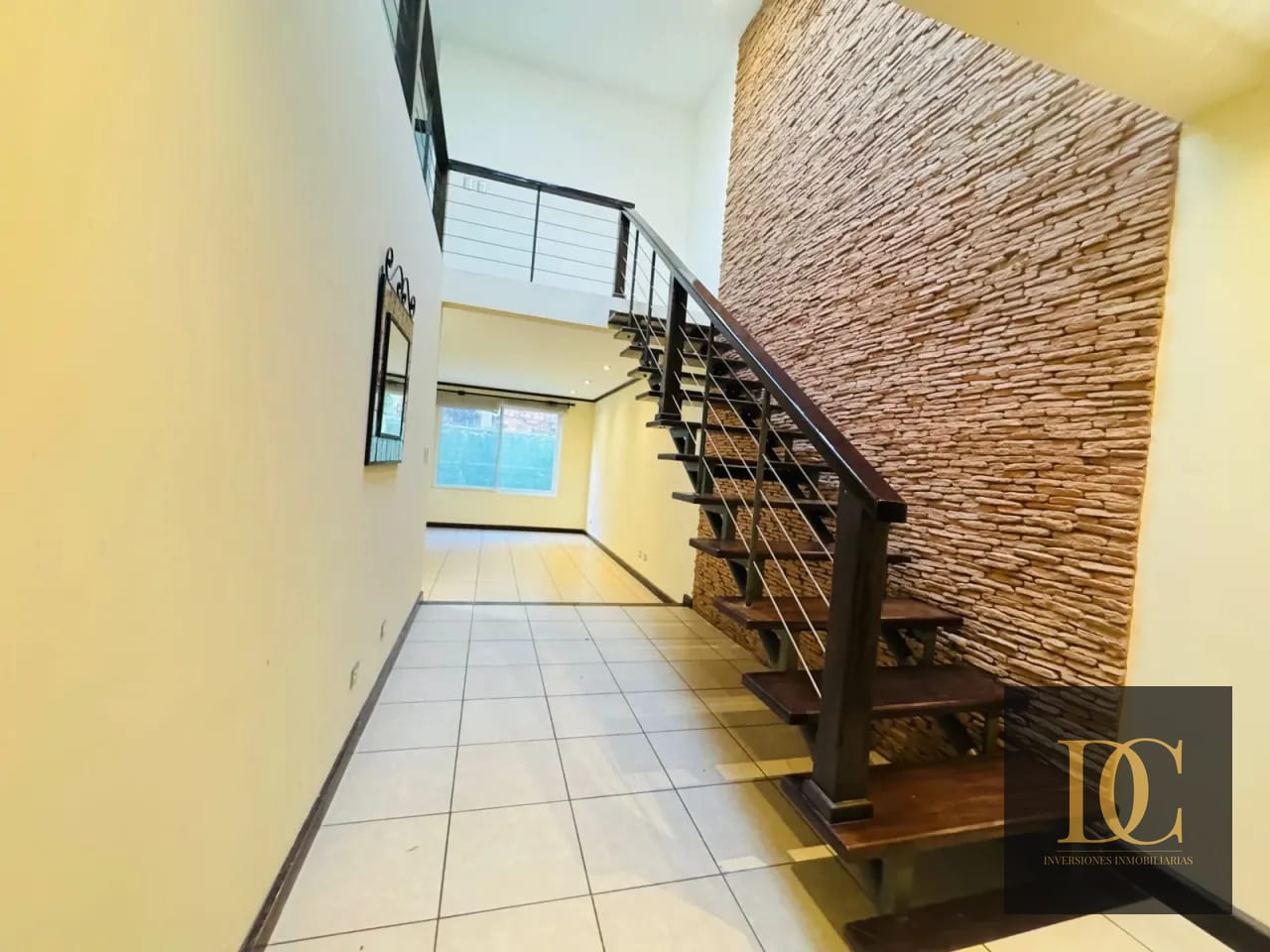 📍 Casa en Venta – 3 Hab + Jardín y Sala Familiar | Ensenada de San Isidro | Zona 16 — Casa en Venta en Ensenada de San Isidro, Zona 16, Guatemala, Ciudad — foto 8 de 10