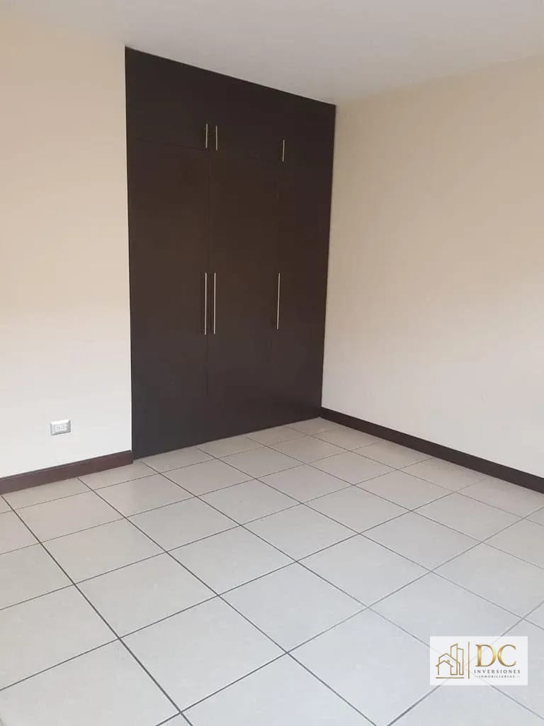 📍 CASA EN RENTA – 3 HAB + JARDÍN Y SALA FAMILIAR | ENSENADA DE SAN ISIDRO | ZONA 16 — Casa en Alquiler en Ensenada de San Isidro, Zona 16, Guatemala, Ciudad — foto 8 de 14