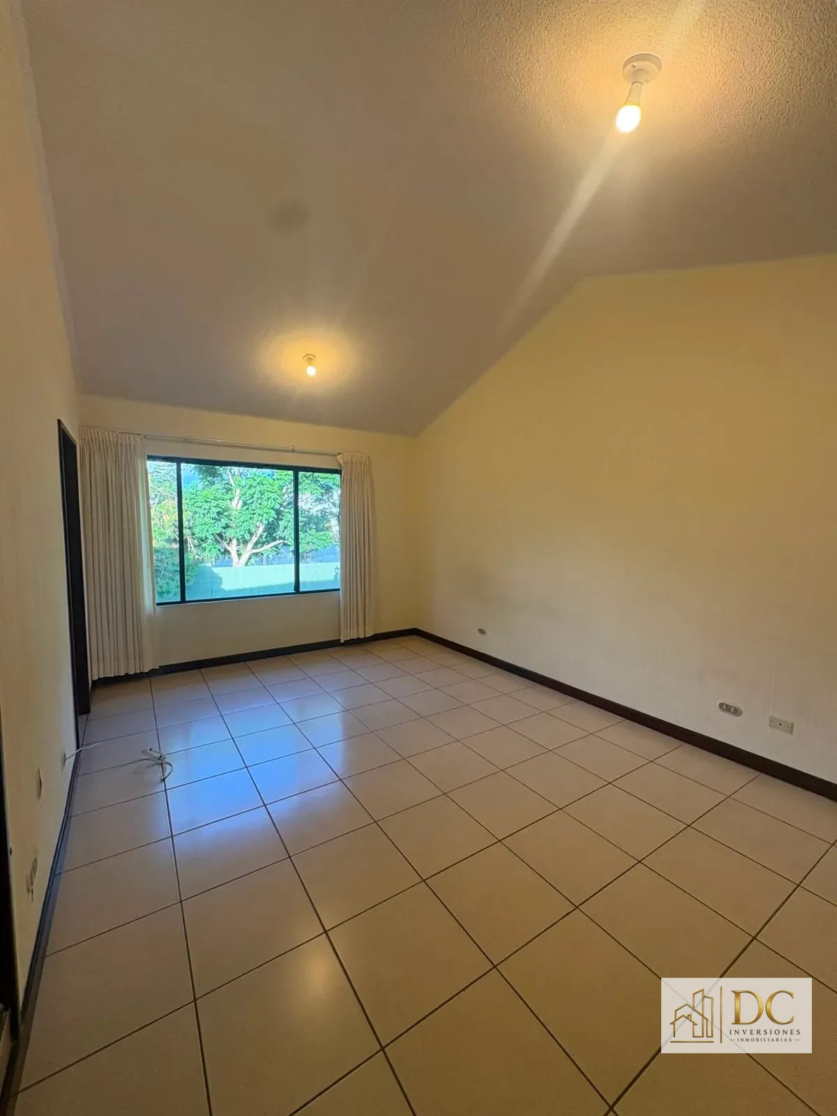 📍 CASA EN RENTA – 3 HAB + JARDÍN | ALAMEDA DE SAN ISIDRO | ZONA 16 — Casa en Alquiler en Alamedas de San Isidro, Zona 16, Guatemala, Ciudad — foto 5 de 12