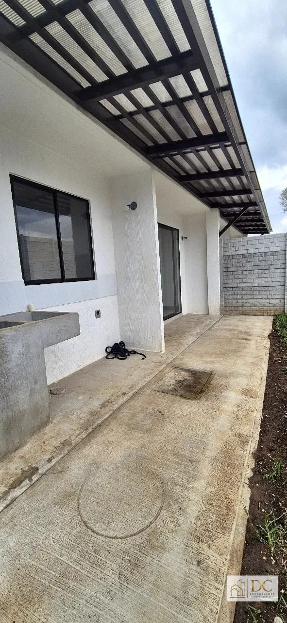 đ CASA EN VENTA â 3 HAB + JARDĂN | CONDADO SANTA FE, SECTOR ALTANA | KM. 30 CAES â Casa en Venta en Carretera a El Salvador, Guatemala, Ciudad â foto 9 de 13