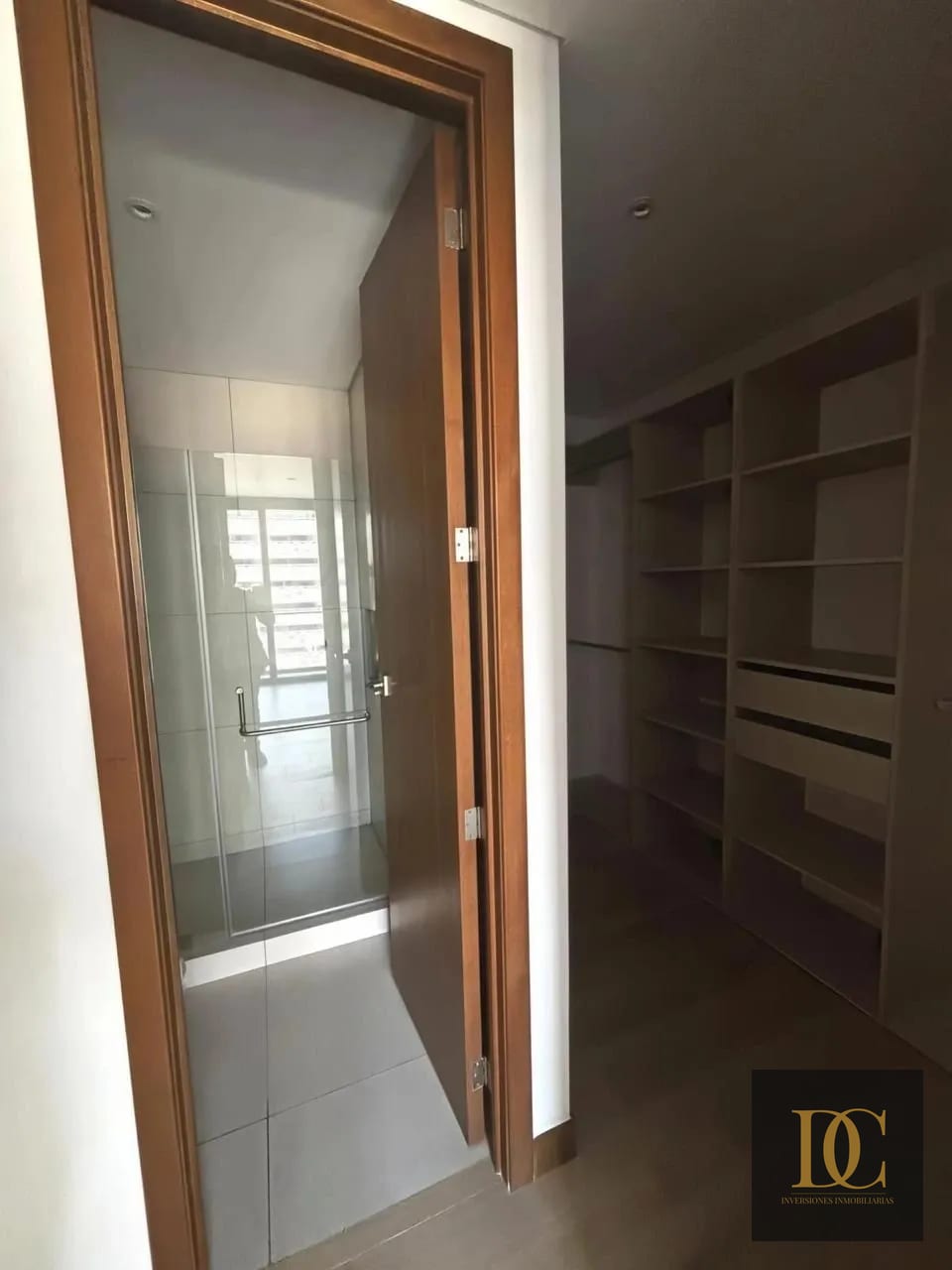 📍 Apartamento en Alquiler – 2 Hab | Ferre Diez, Zona 10 — Apartamento en Alquiler en Ferré Diez, Zona 10, Guatemala, Ciudad — foto 9 de 12