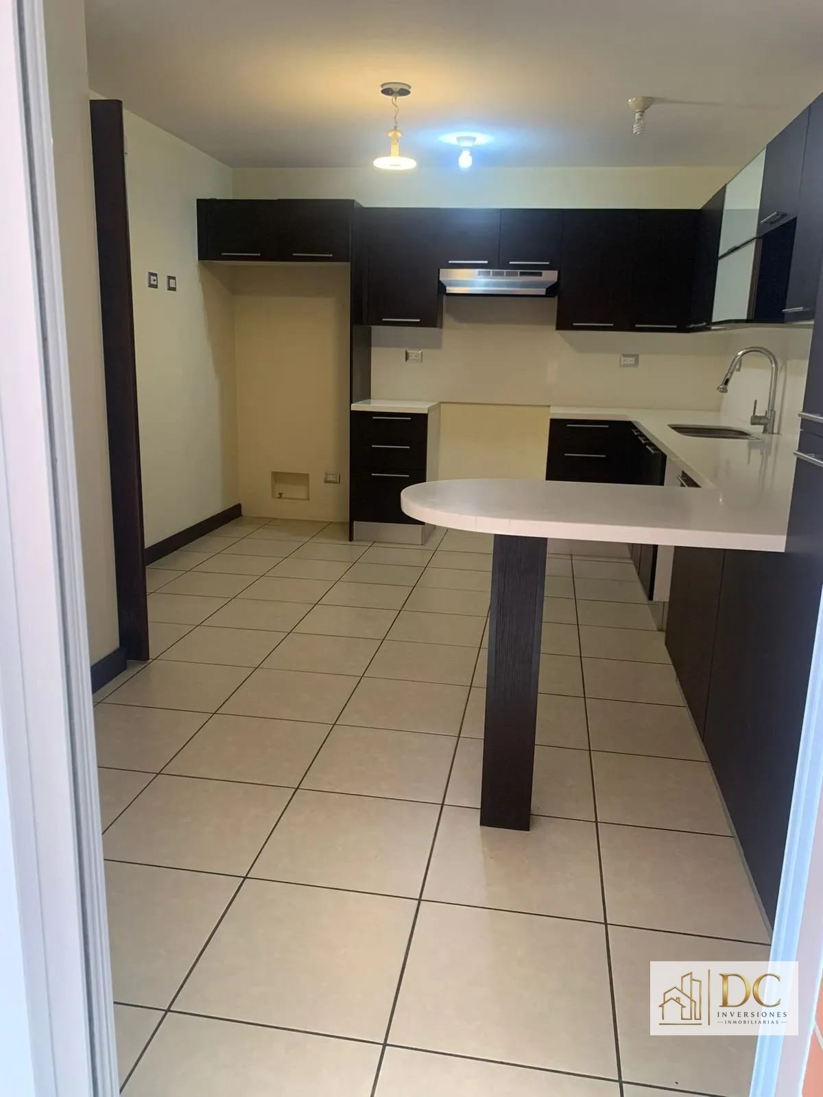 📍 Casa en Venta – 3 Hab + Jardín | Ensenada de San Isidro | Zona 16 — Casa en Venta en Alamedas de San Isidro, Zona 16, Guatemala, Ciudad — foto 3 de 13