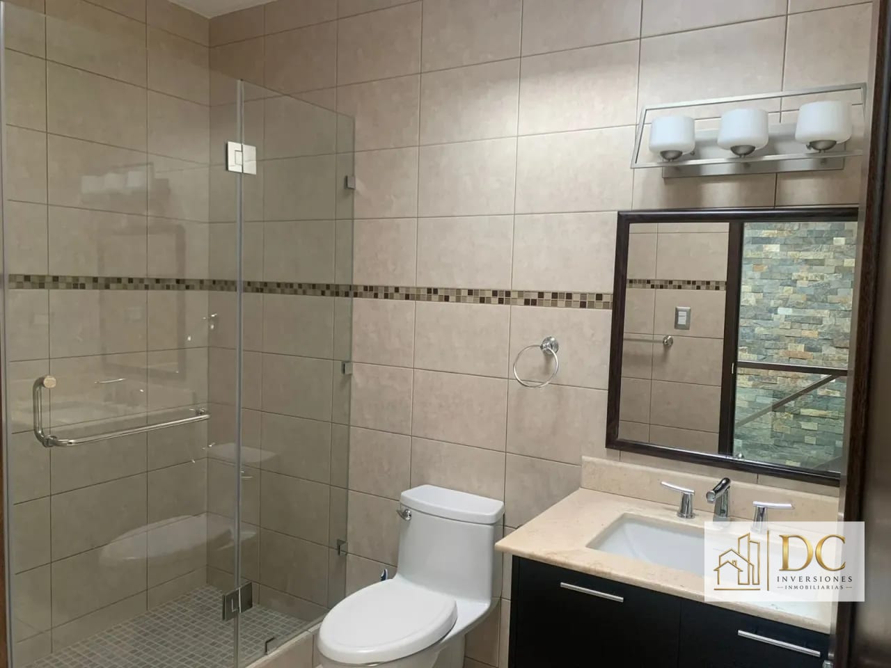 📍 Casa en Venta – 3 Hab + Jardín | Ensenada de San Isidro | Zona 16 — Casa en Venta en Alamedas de San Isidro, Zona 16, Guatemala, Ciudad — foto 13 de 13