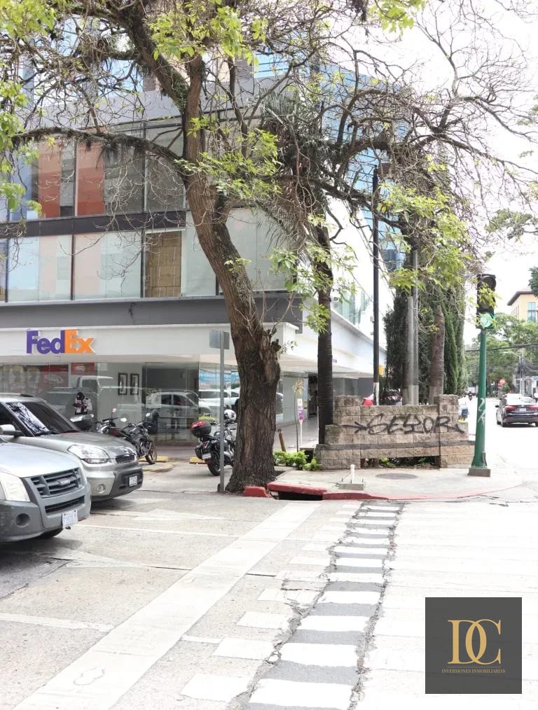 📍 Local Comercial en Renta – 102 M² | Edificio Murano Center Zona 10 — Local en Alquiler en Murano Center, Zona 10, Guatemala, Ciudad — foto 4 de 7