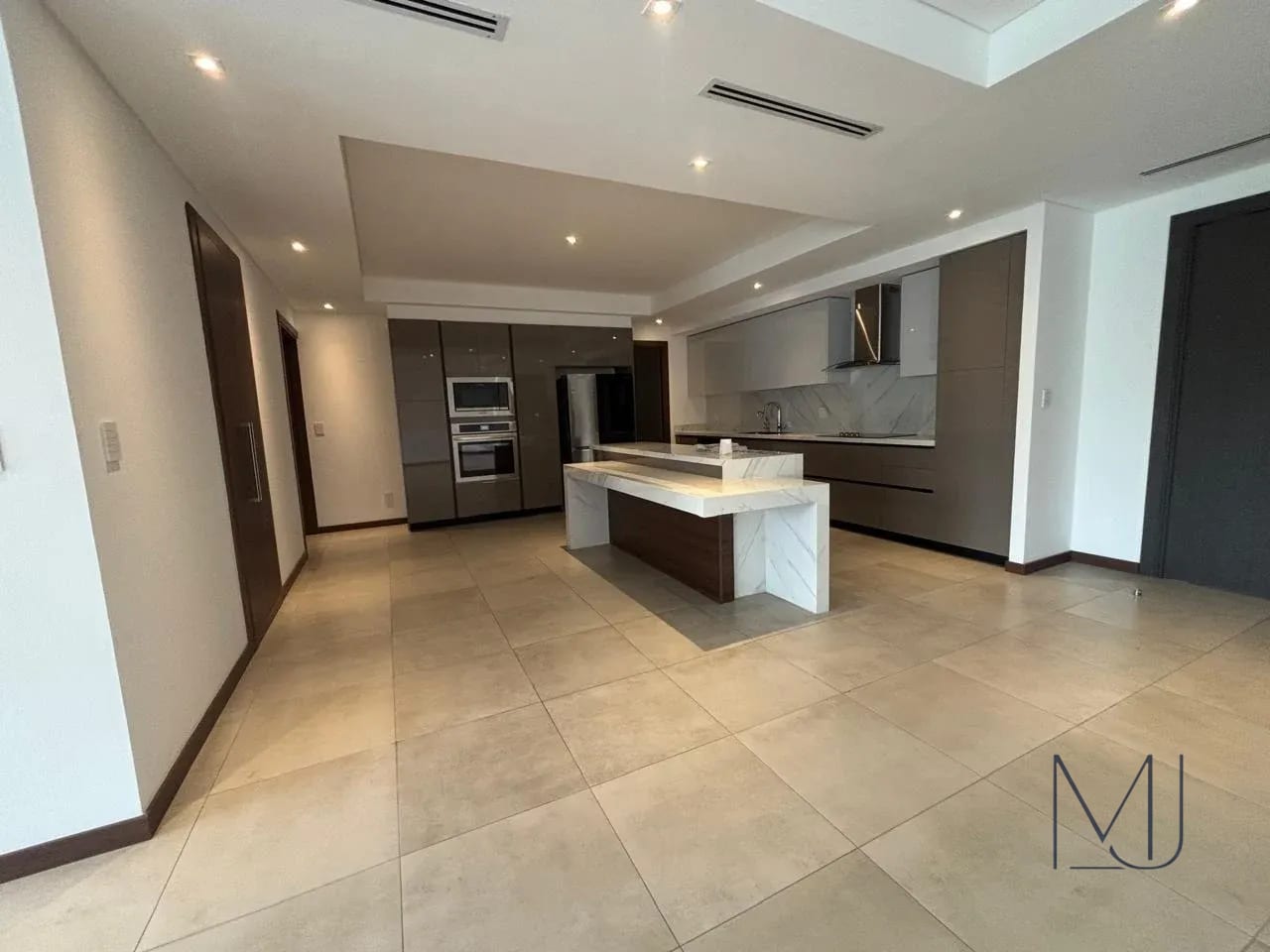 Apartamento en Alquiler / Venta | Edificio Azores | Zona 15 VH2 | 3 habitaciones · AC — Apartamento en Alquiler en Zona 15, Guatemala, Ciudad — foto 1 de 17