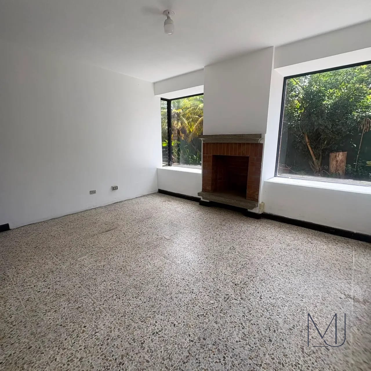 Casa para Oficinas en Alquiler | Vista Hermosa II | Zona 15 | 250 m² · 4 parqueos — Casa en Alquiler en Zona 15, Guatemala, Ciudad — foto 1 de 17