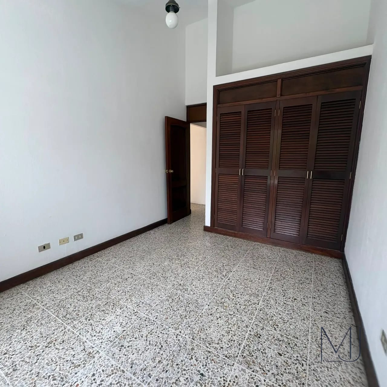 Casa para Oficinas en Alquiler | Vista Hermosa II | Zona 15 | 250 m² · 4 parqueos — Casa en Alquiler en Zona 15, Guatemala, Ciudad — foto 13 de 17