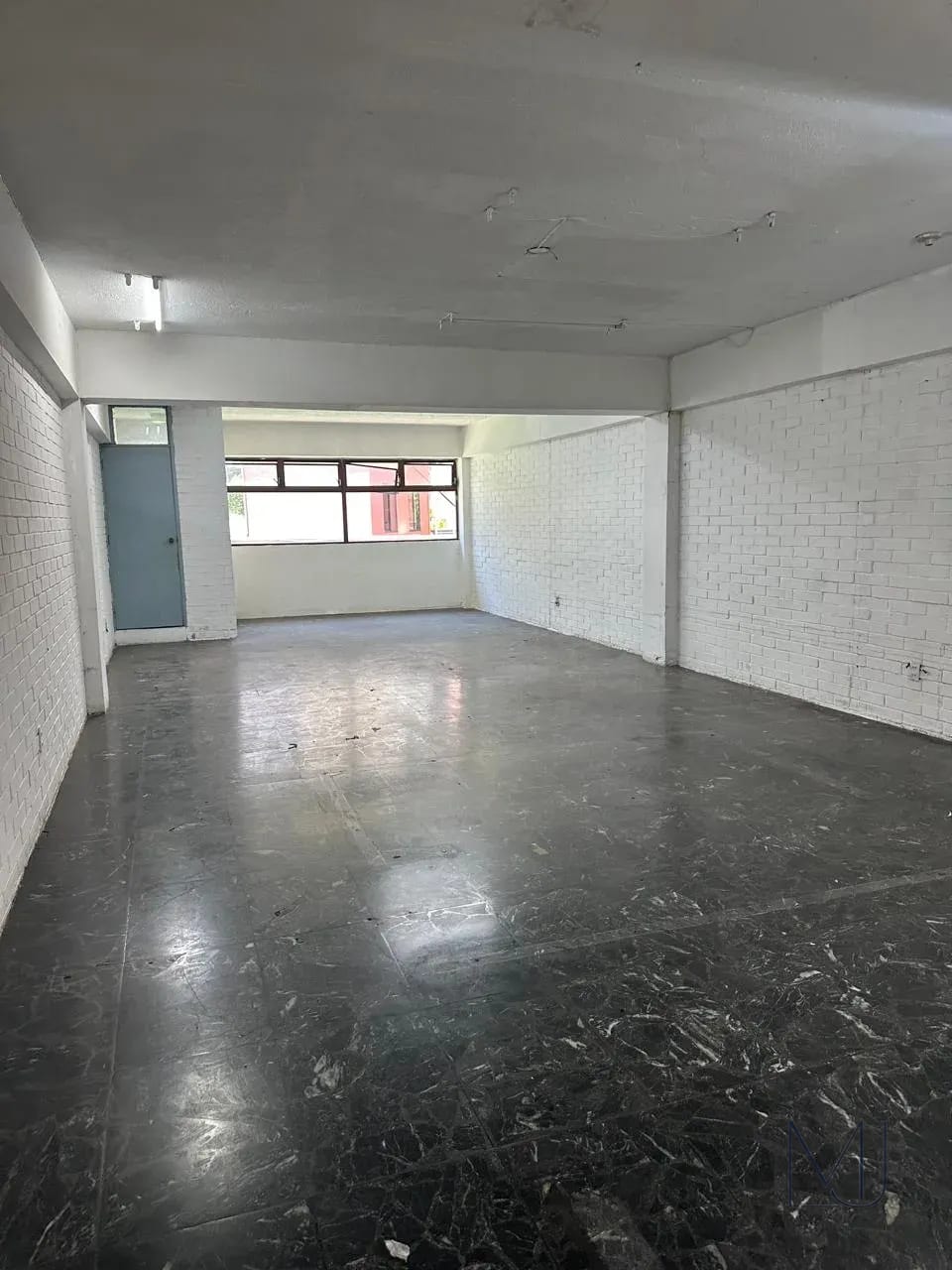 Oficina en Alquiler | Edificio Rodríguez | Zona 10 | Frente a Oakland Mall — Oficina en Alquiler en Zona 10, Guatemala, Ciudad — foto 1 de 4