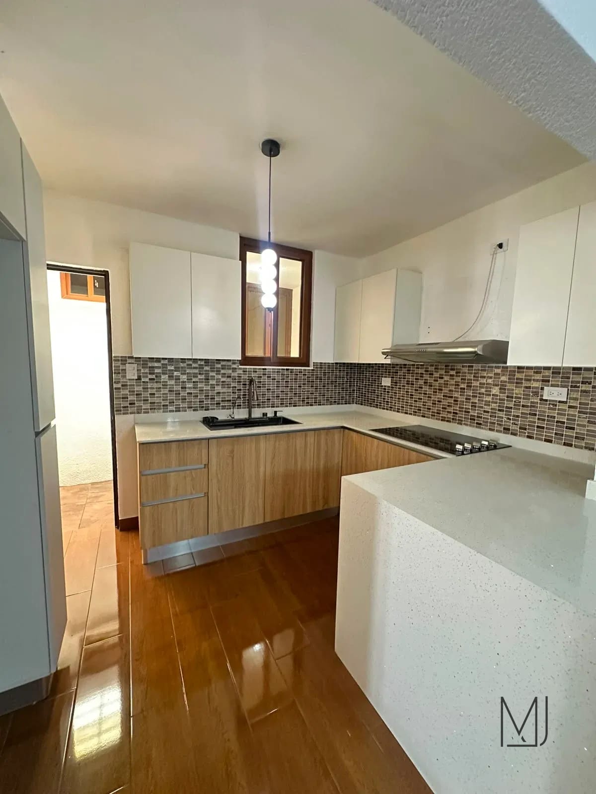 Casa en Venta | Los Palos Verdes I | San Cristóbal Zona 8 de Mixco | 1 nivel · 4 parqueos — Casa en Venta en Zona 8 Mixco, Guatemala, Ciudad — foto 3 de 16