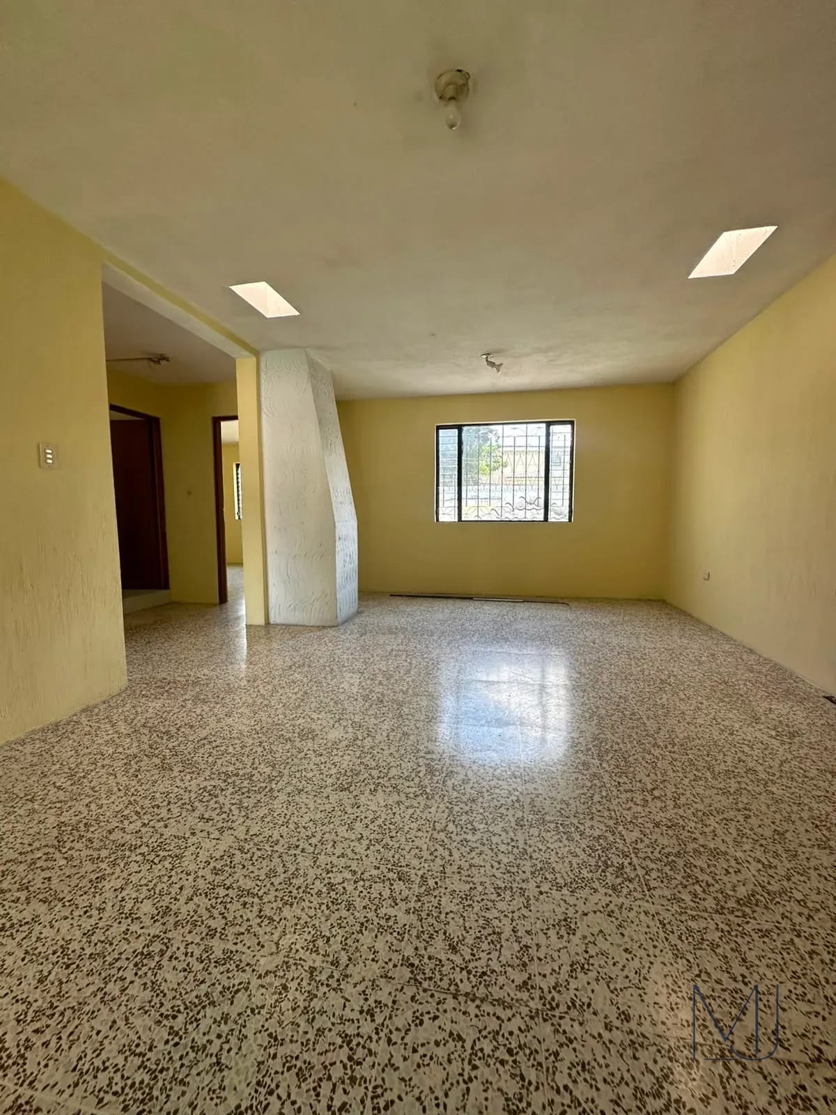 Casa en Venta | San Cristóbal Zona 8 de Mixco | 2 Casas en un Terreno · 10 Parqueos — Casa en Venta en Zona 8 Mixco, Guatemala, Ciudad — foto 11 de 17