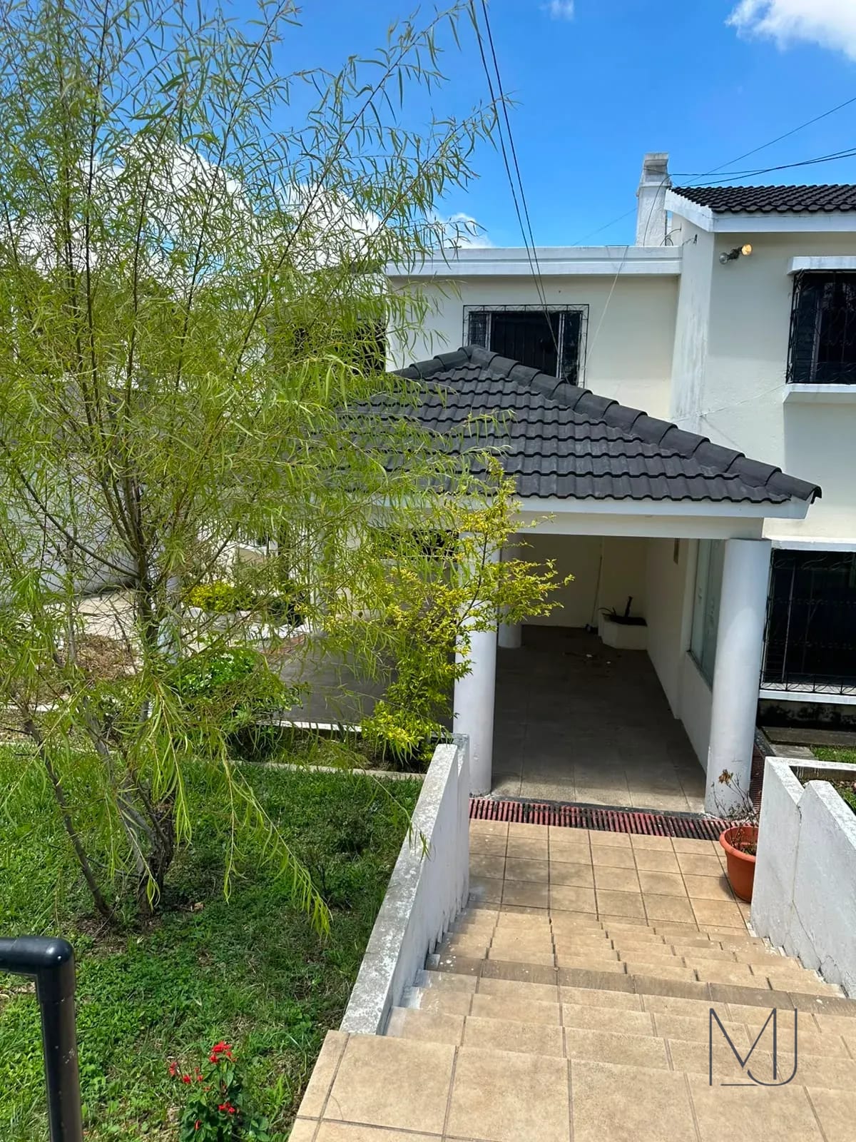 Casa en Venta | San Cristóbal Zona 8 de Mixco | 2 Casas en un Terreno · 10 Parqueos — Casa en Venta en Zona 8 Mixco, Guatemala, Ciudad — foto 4 de 17