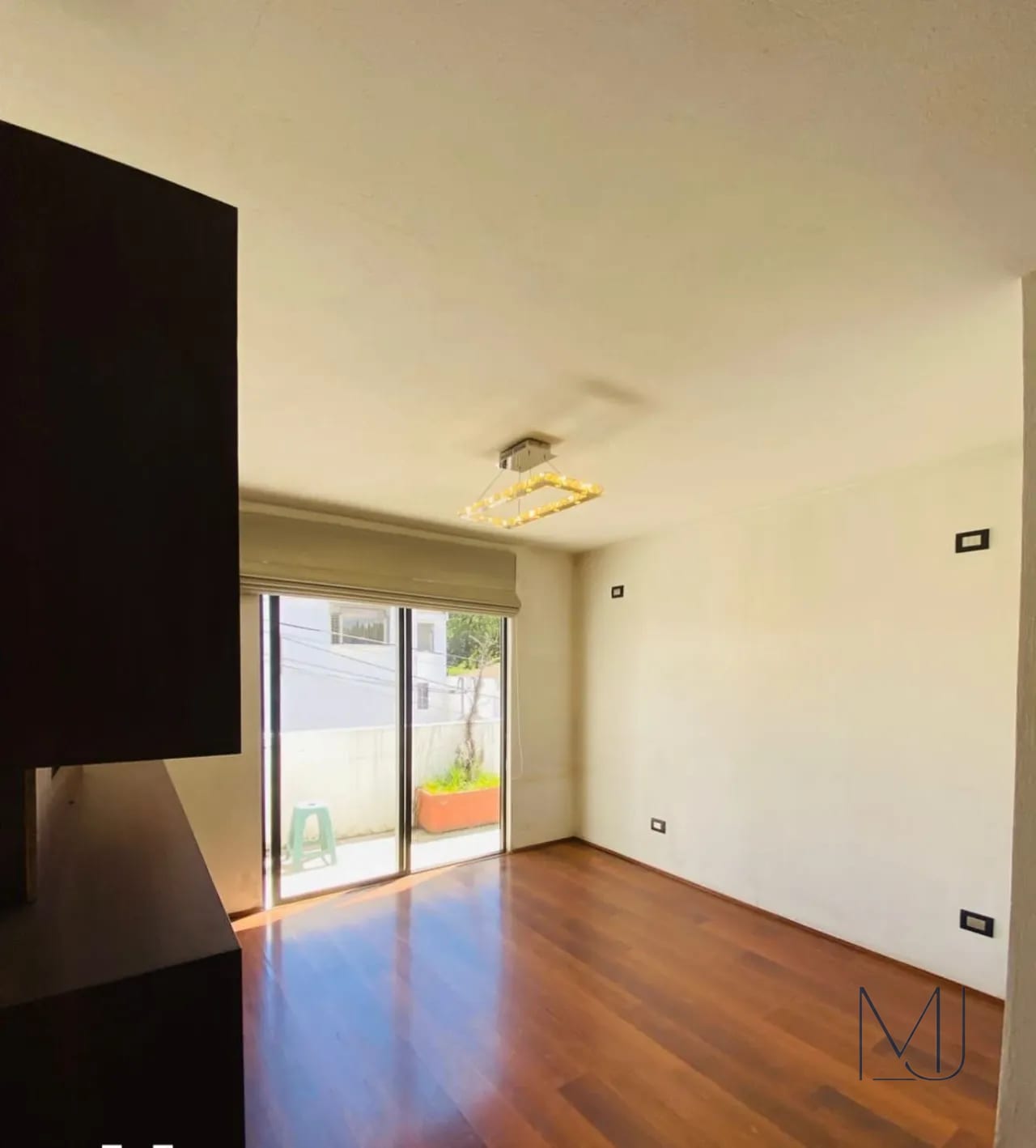 Casa en Venta | Condominio Windsor | San Cristóbal Zona 8 de Mixco | 3 habitaciones · Pérgola — Casa en Venta en Zona 8 Mixco, Guatemala, Ciudad — foto 2 de 11