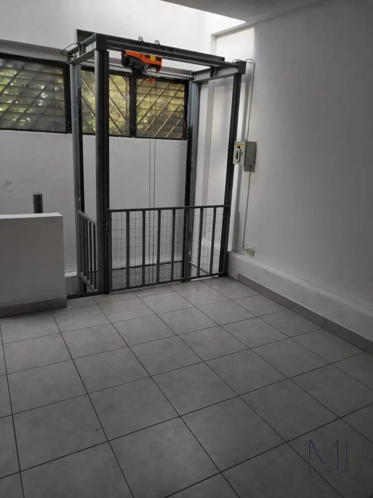 Local Comercial en Alquiler | Centro Comercial MetroSur | Zona 11 | 75 m² · 2 niveles — Local en Alquiler en Zona 11, Guatemala, Ciudad — foto 6 de 13