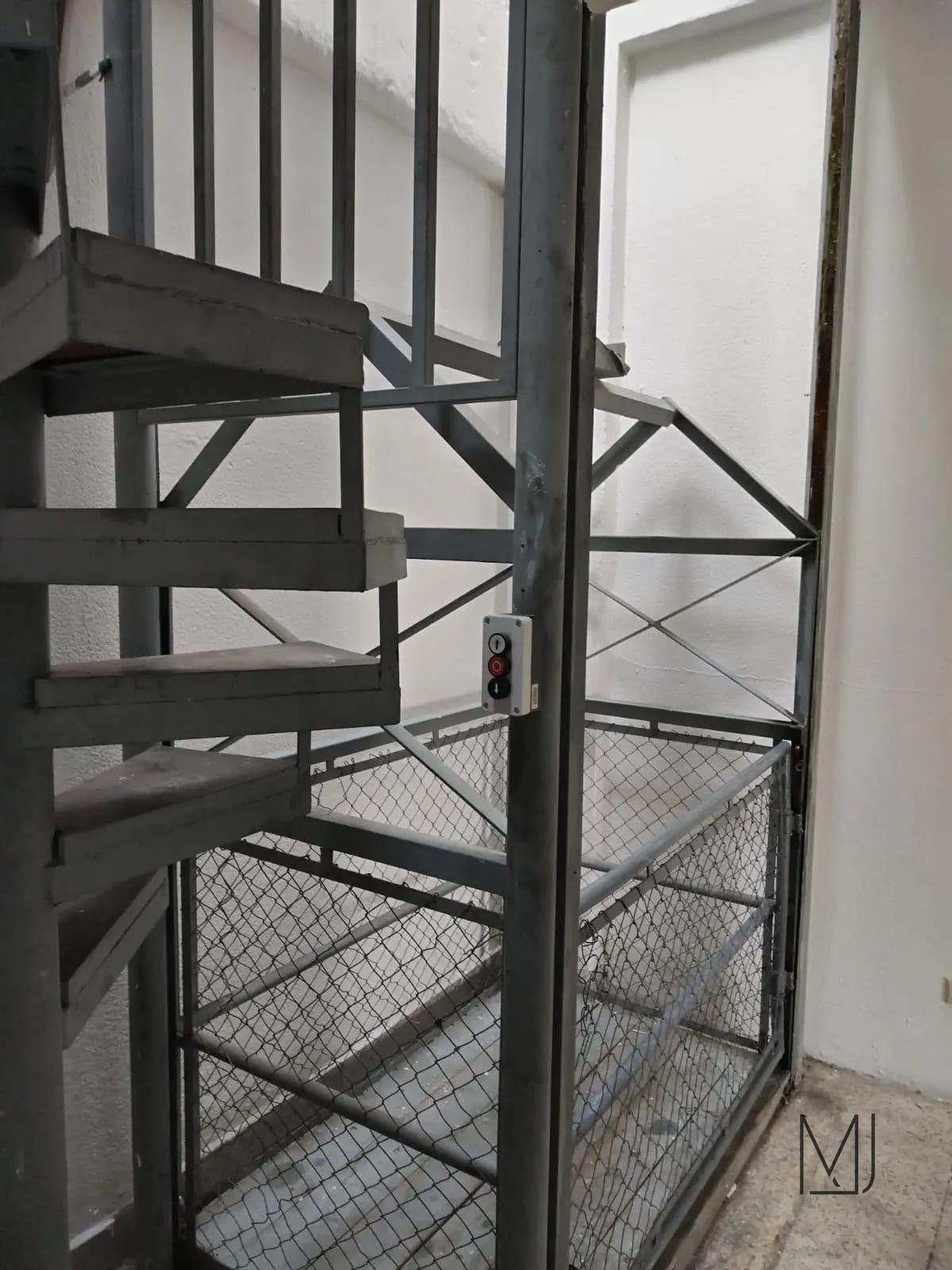 Local Comercial en Alquiler | Centro Comercial MetroSur | Zona 11 | 75 m² · 2 niveles — Local en Alquiler en Zona 11, Guatemala, Ciudad — foto 9 de 13