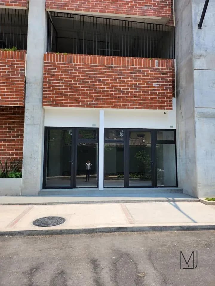 Local Comercial en Alquiler | Edificio Baldone | Zona 2 | Ideal para atención al público