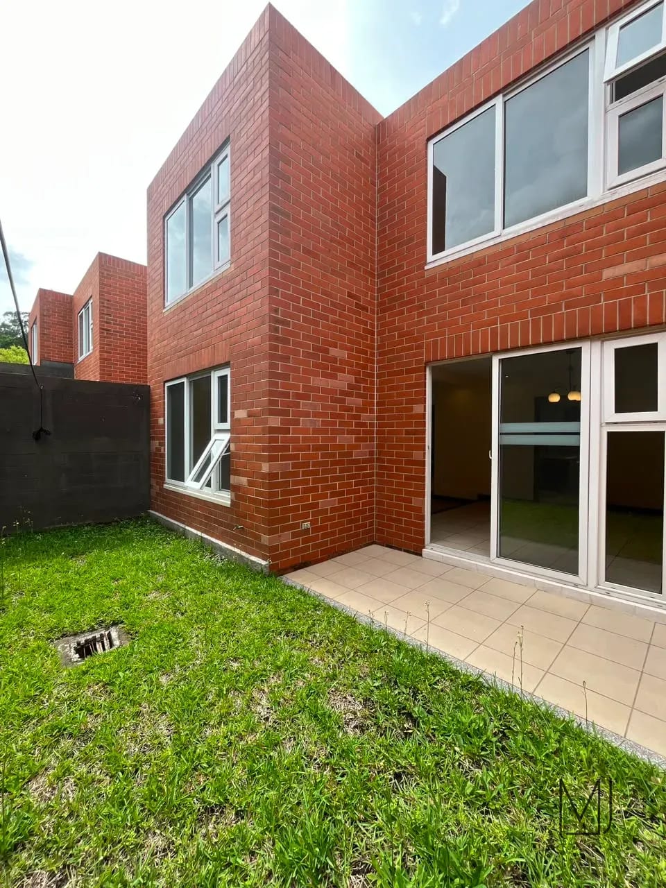 Casa en Alquiler | Ensenada de San Isidro | Zona 16 | 3 habitaciones · Jardín — Casa en Alquiler en Ensenada de San Isidro, Zona 16, Guatemala, Ciudad — foto 10 de 17