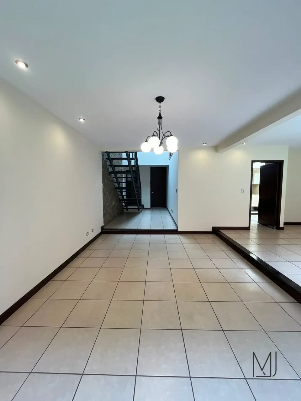 Casa en Alquiler | Ensenada de San Isidro | Zona 16 | 3 habitaciones · Jardín — Casa en Alquiler en Ensenada de San Isidro, Zona 16, Guatemala, Ciudad — foto 9 de 17