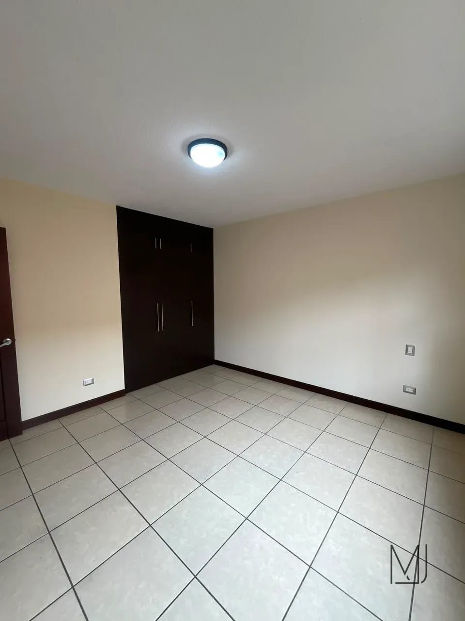 Casa en Alquiler | Ensenada de San Isidro | Zona 16 | 3 habitaciones · Jardín — Casa en Alquiler en Ensenada de San Isidro, Zona 16, Guatemala, Ciudad — foto 16 de 17
