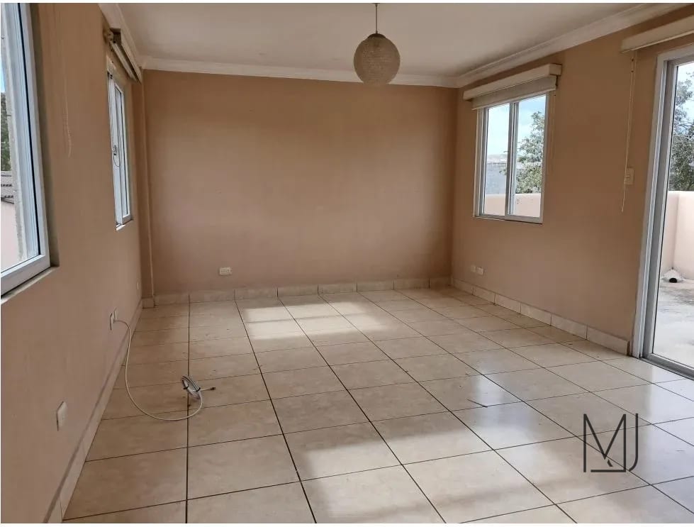 Casa en Venta | Prados de San Cristóbal | Zona 8 de Mixco | Mod Roma — Casa en Alquiler en Prados de San Cristóbal, Zona 8 Mixco, Guatemala, Ciudad — foto 4 de 10