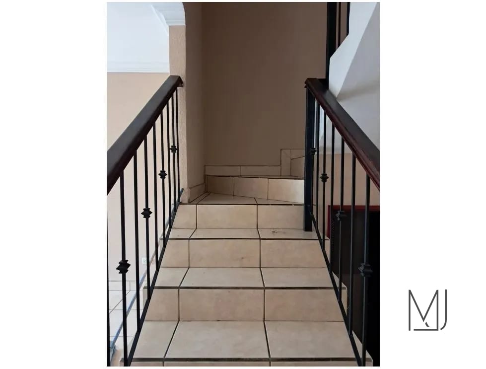Casa en Venta | Prados de San Cristóbal | Zona 8 de Mixco | Mod Roma — Casa en Alquiler en Prados de San Cristóbal, Zona 8 Mixco, Guatemala, Ciudad — foto 5 de 10