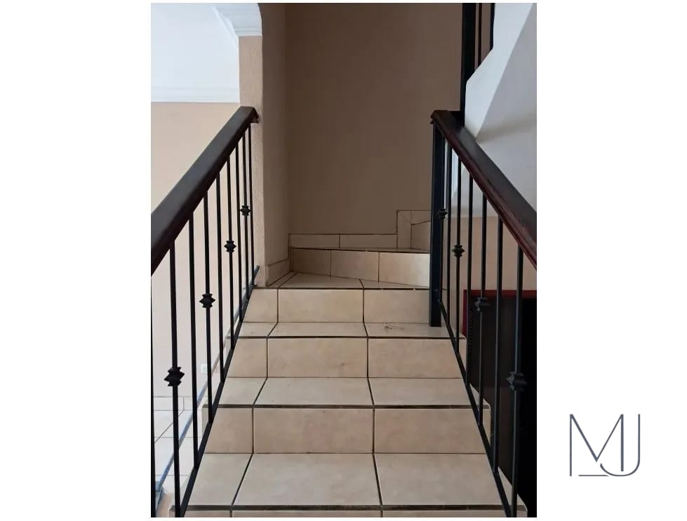 Casa en Renta | Prados de San Cristóbal | Zona 8 de Mixco | Mod Roma — Casa en Alquiler en Prados de San Cristóbal, Zona 8 Mixco, Guatemala, Ciudad — foto 5 de 10