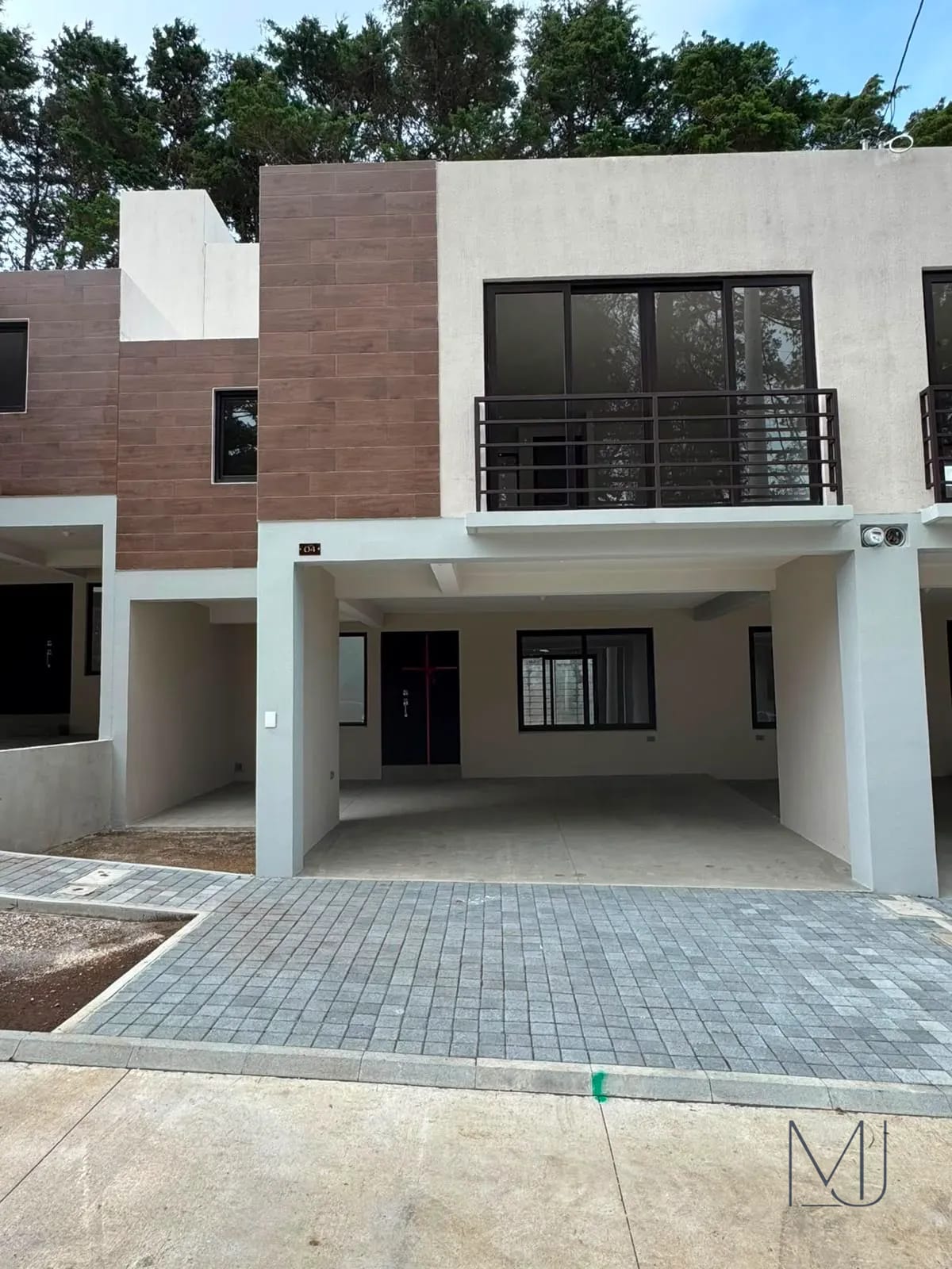 Casa en Venta / Alquiler | Mirabosques | Km 16.5 CAES | 207 m² — Casa en Venta en Carretera a El Salvador, Guatemala, Ciudad — foto 1 de 12