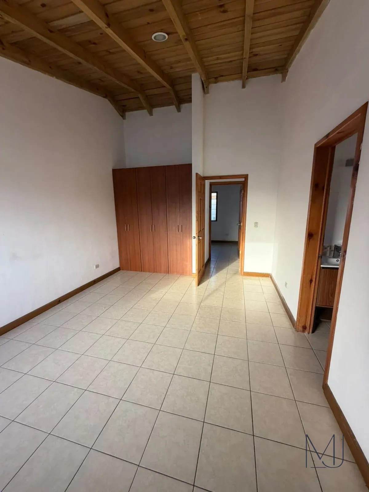 Casa en Renta | Condominio San Mateo | Zona 16 | Jardín Privado — Casa en Alquiler en Zona 16, Guatemala, Ciudad — foto 8 de 16