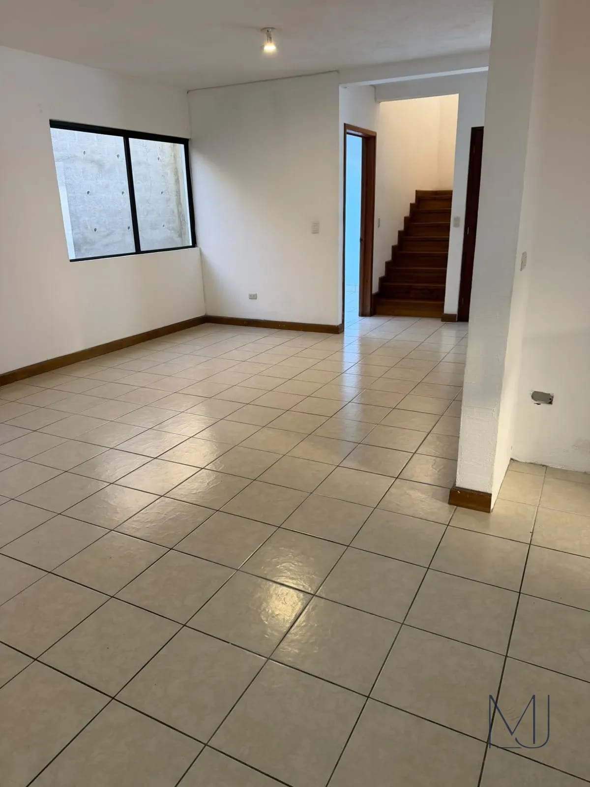 Casa en Renta | Condominio San Mateo | Zona 16 | Jardín Privado — Casa en Alquiler en Zona 16, Guatemala, Ciudad — foto 2 de 16