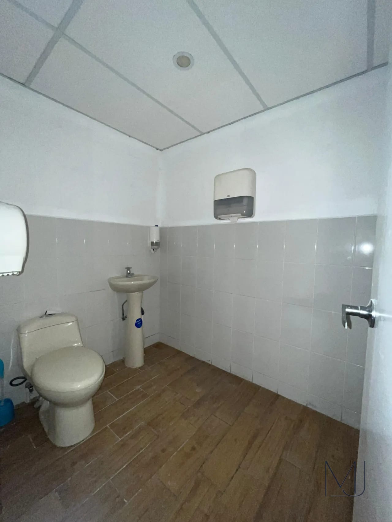 Local Comercial en Alquiler | Ascend | Zona 9 | 232 m² · — Local en Alquiler en Ascend, Zona 9, Guatemala, Ciudad — foto 14 de 17