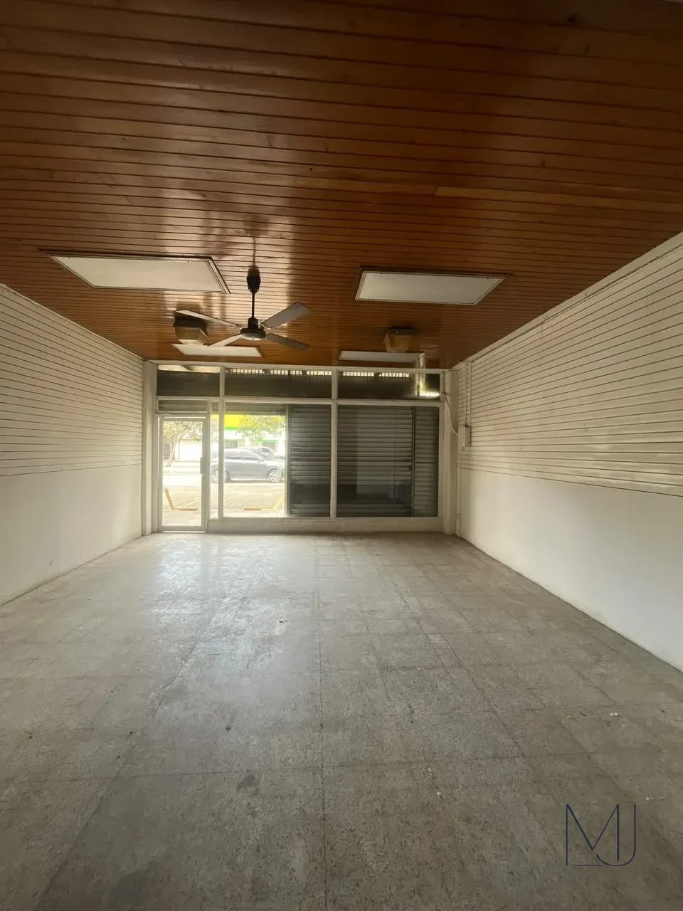 Local Comercial en Alquiler | Plaza Montúfar | Zona 9 | 45 m² — Local en Alquiler en Zona 9, Guatemala, Ciudad — foto 2 de 4