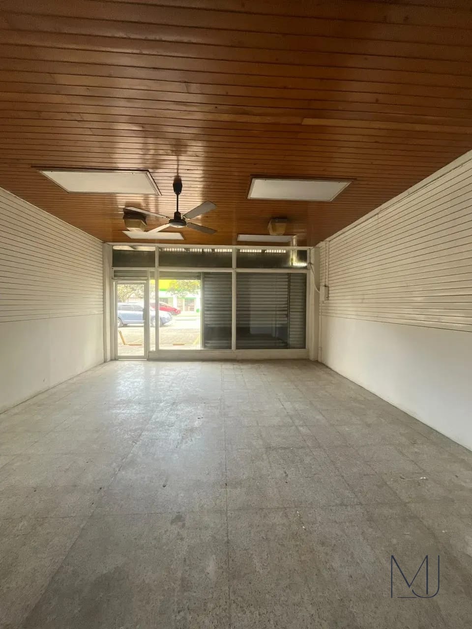 Local Comercial en Alquiler | Plaza Montúfar | Zona 9 | 45 m² — Local en Alquiler en Zona 9, Guatemala, Ciudad — foto 3 de 4